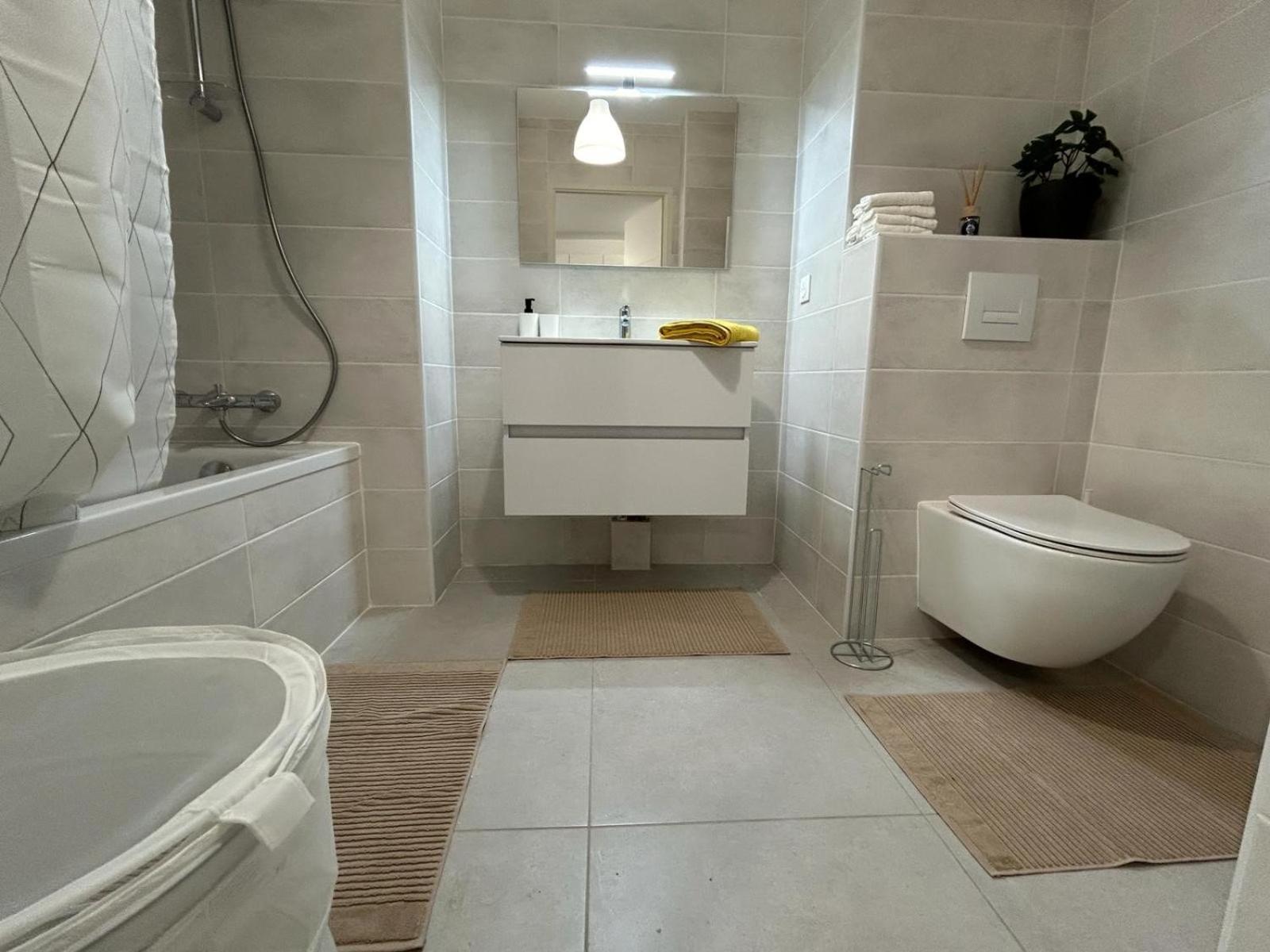 Fabron Hills Apartment Ница Екстериор снимка